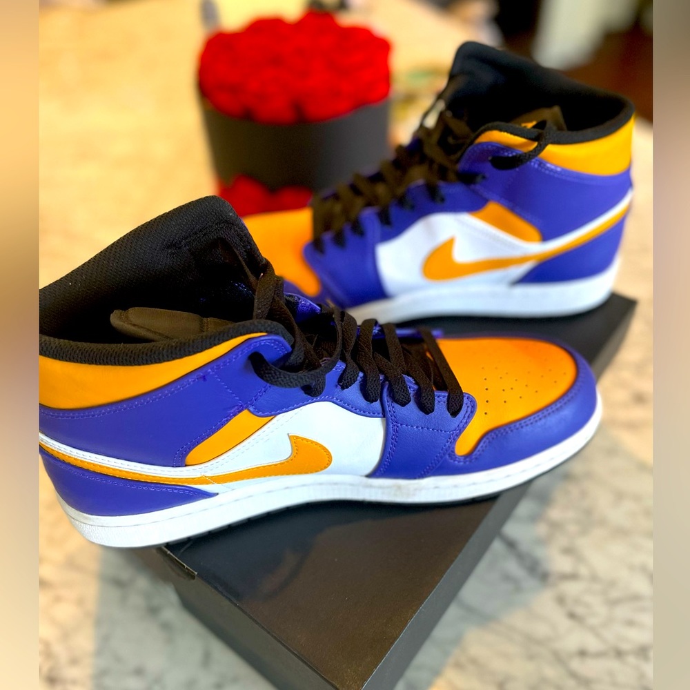 Jordan 1 Mid "Dark Concord/Taxi/White/Black" Men's Shoe Size 11.5
